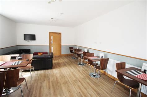 OYO Flexistay Aparthotel Sutton near Royal Marsden .